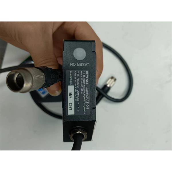 日本KEYENCE基恩士LK-G5000高精度CMOS激光位移傳感器CC-Link模塊LK-CC100